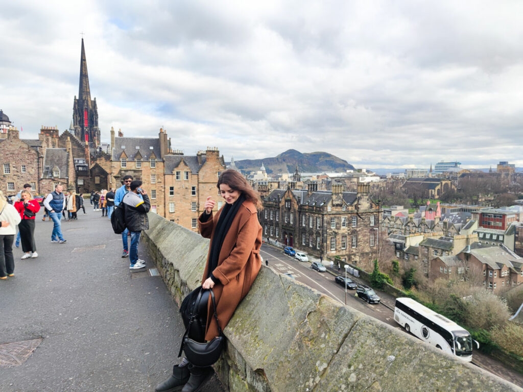 Pogled od dvorca na Stari grad Edinburgh