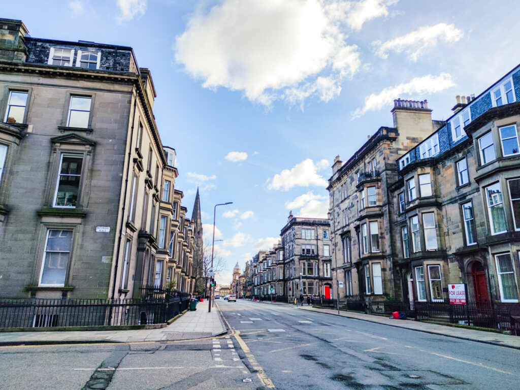 Ulicama grada Edinburgha. 